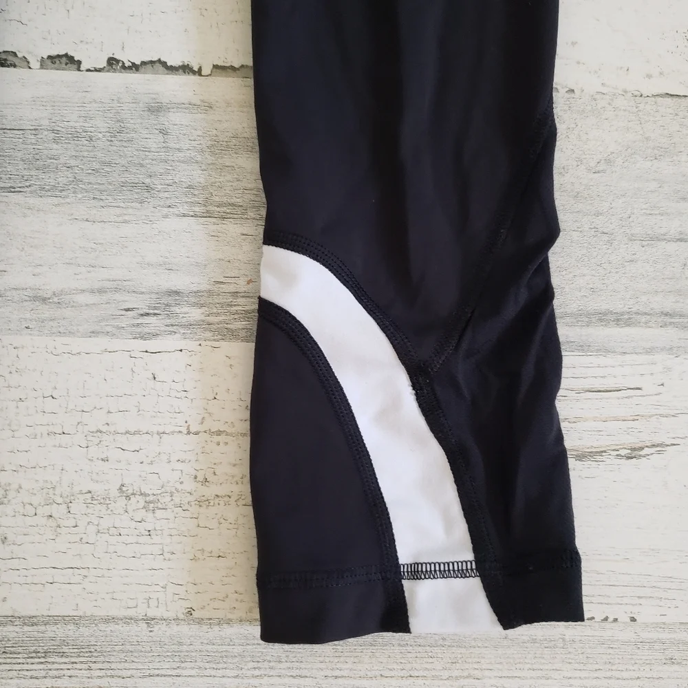 Lululemon Run Inspire Tight Crop Leggings Black White Size 4
